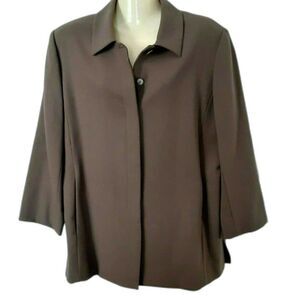 Vintage Gett beautifully constructed long blazer in 100% wool